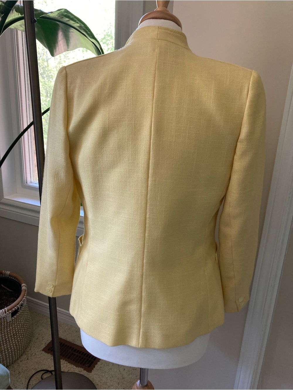 Vintage, yellow blazer - Picture 6 of 9